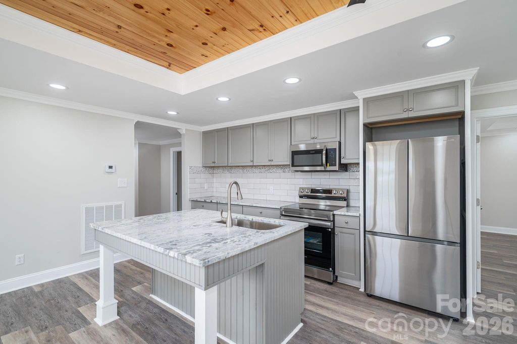 1719 S Lafayette Street, Shelby, NC 28152
