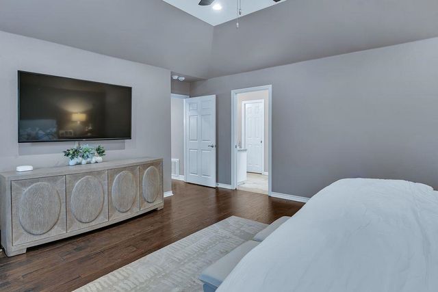 510 Creekside Dr, Marshall, TX 75672
