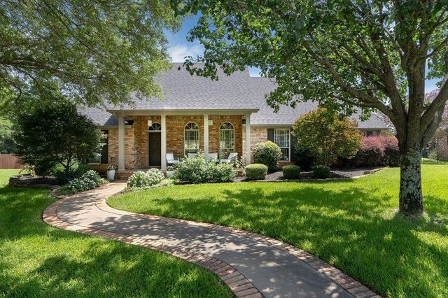 510 Creekside Dr, Marshall, TX 75672