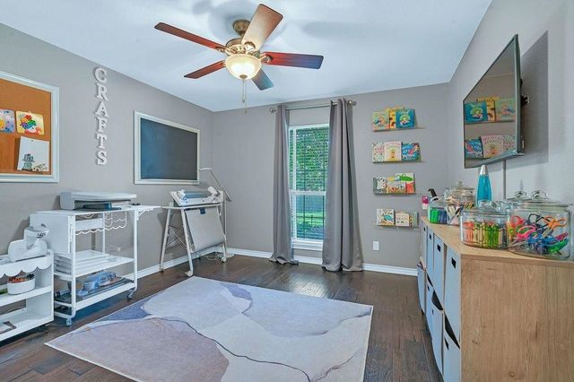 510 Creekside Dr, Marshall, TX 75672