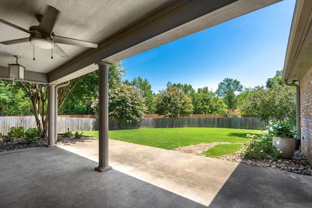510 Creekside Dr, Marshall, TX 75672