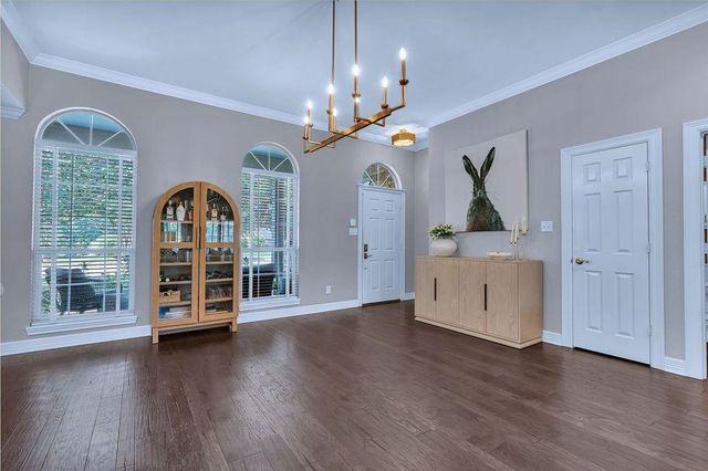 510 Creekside Dr, Marshall, TX 75672