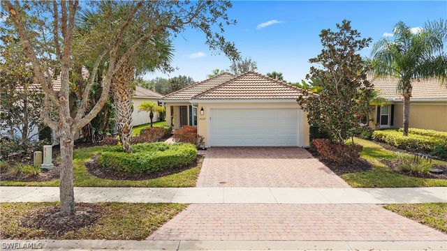 15127 Reef LN, Bonita Springs, FL 34135