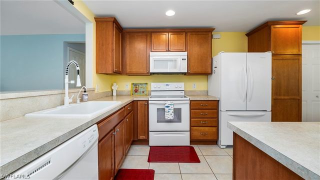 15127 Reef LN, Bonita Springs, FL 34135