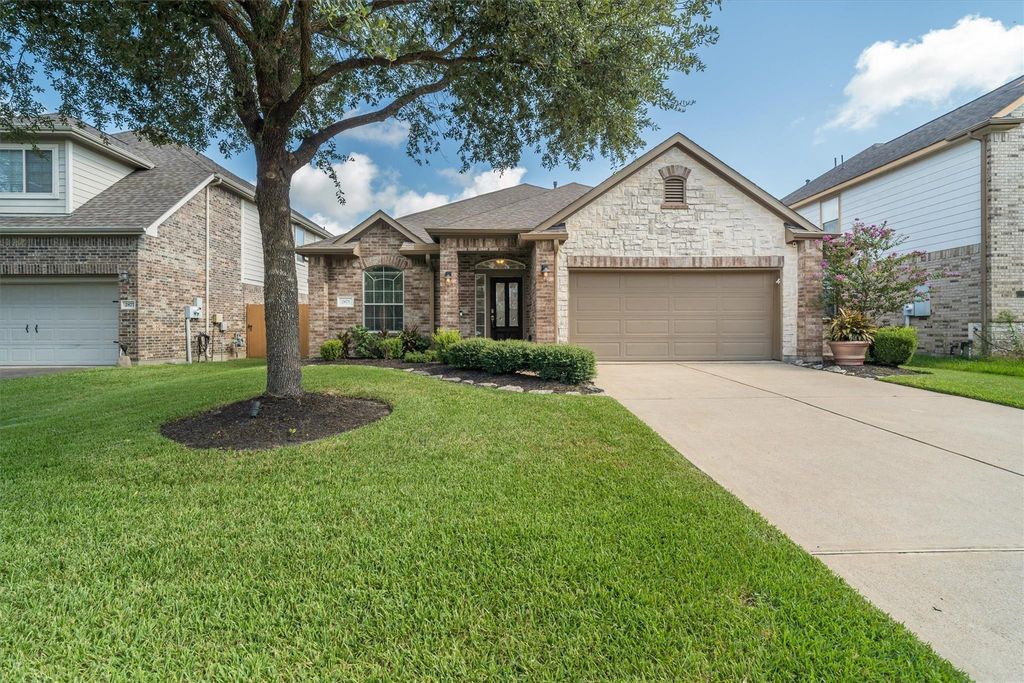 2875 Torano Circle, League City, TX 77573