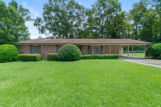 32 Cherokee Rd., Hattiesburg, MS 39402