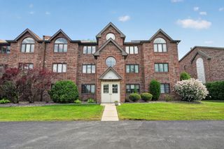 8721 Waterfront Drive 3B, Palos Hills, IL 60465