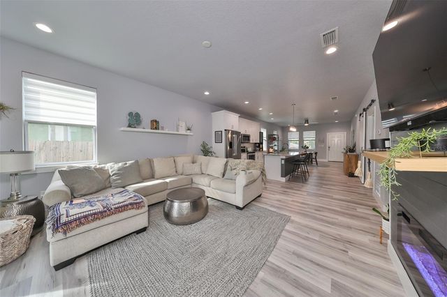 1819 E ESKIMO AVENUE, Tampa, FL 33604