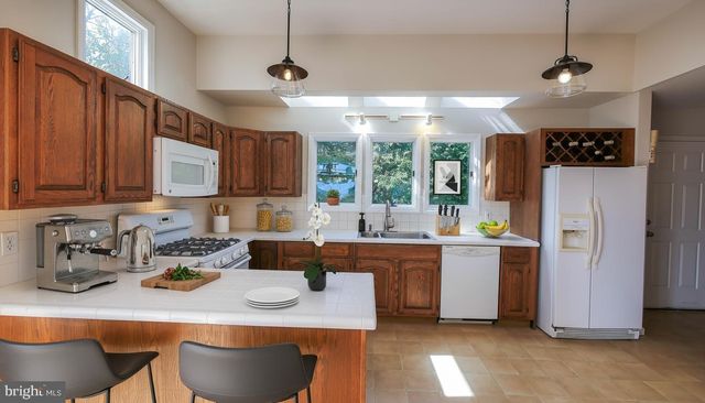 207 E PLAZA PL, Pleasantville, NJ 08232