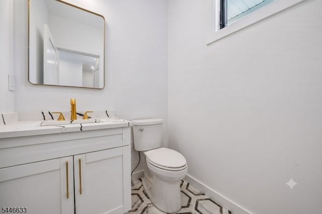 298 Main St D, Millburn Twp., NJ 07041