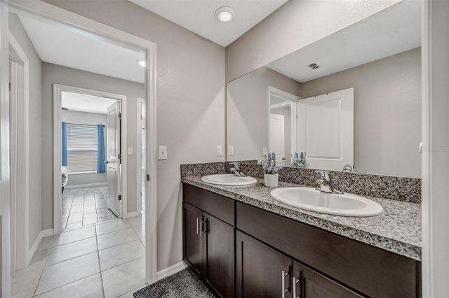 138 RAIN BERRY AVENUE, Ruskin, FL 33570