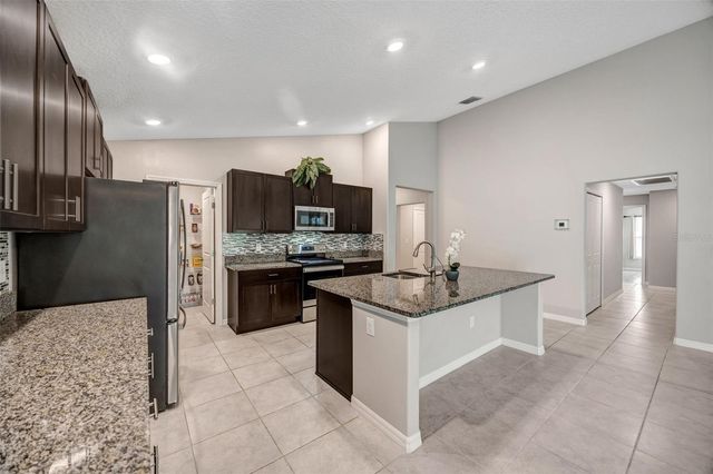 138 RAIN BERRY AVENUE, Ruskin, FL 33570