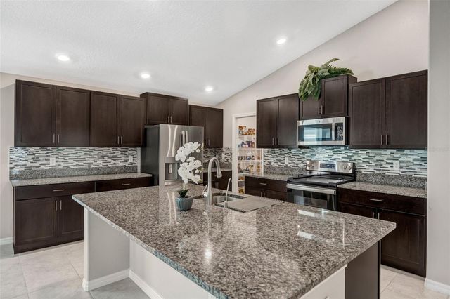 138 RAIN BERRY AVENUE, Ruskin, FL 33570