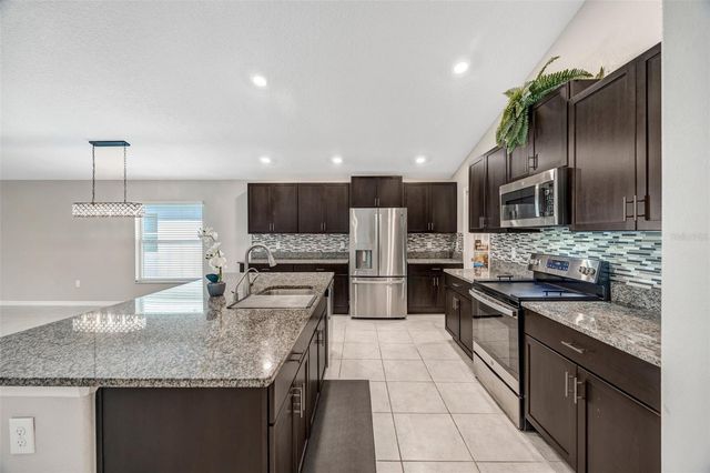 138 RAIN BERRY AVENUE, Ruskin, FL 33570