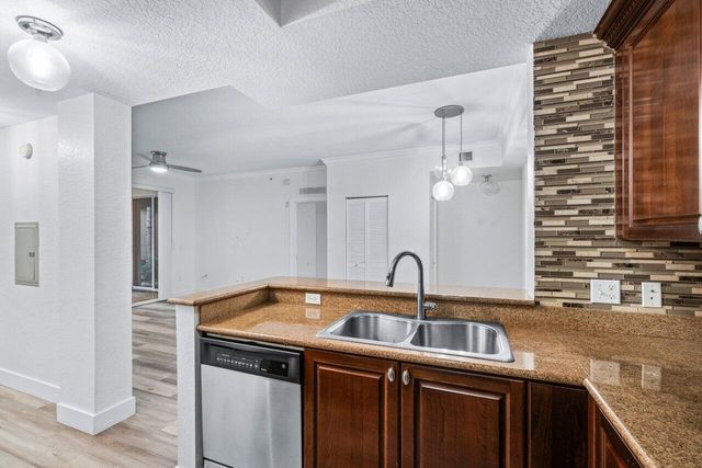 1117 Renaissance Way 117, Boynton Beach, FL 33426