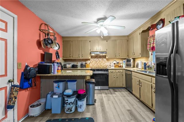 5403 Jonquil LN, Gloucester, VA 23061