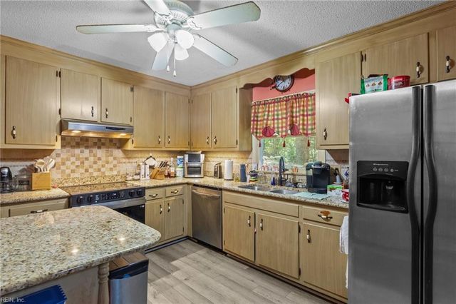 5403 Jonquil LN, Gloucester, VA 23061