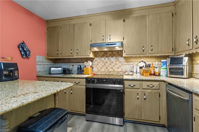 5403 Jonquil LN, Gloucester, VA 23061