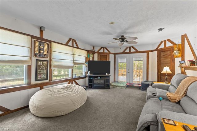 5403 Jonquil LN, Gloucester, VA 23061
