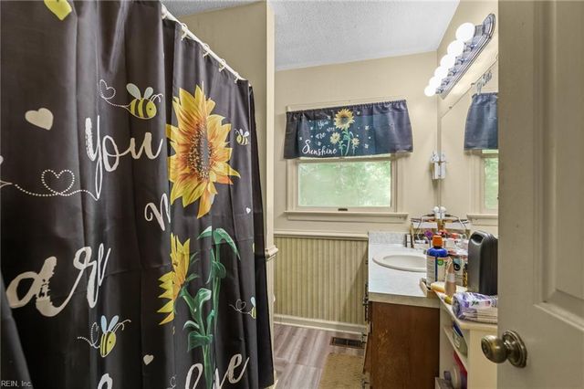 5403 Jonquil LN, Gloucester, VA 23061