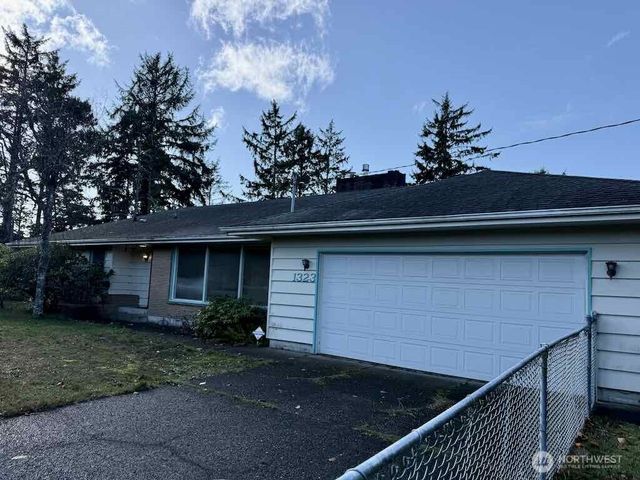 1323 S Montesano St, Westport, WA 98595