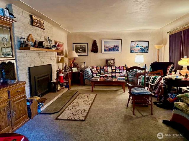 1323 S Montesano St, Westport, WA 98595