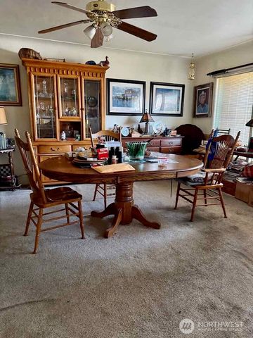 1323 S Montesano St, Westport, WA 98595