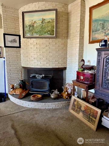 1323 S Montesano St, Westport, WA 98595