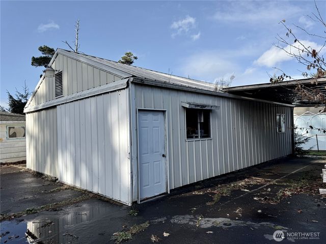 1323 S Montesano St, Westport, WA 98595