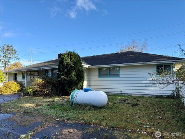 1323 S Montesano St, Westport, WA 98595