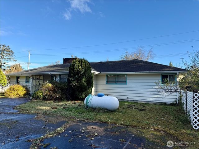 1323 S Montesano St, Westport, WA 98595