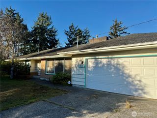 1323 S Montesano St, Westport, WA 98595