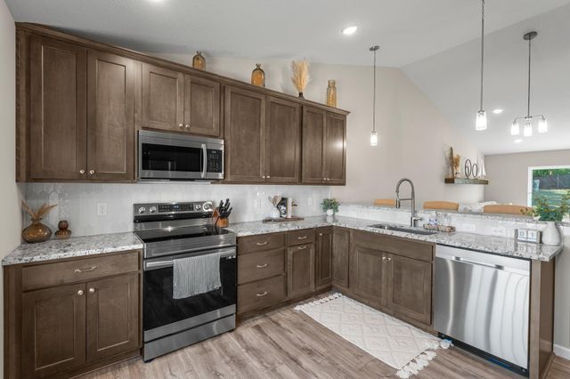5928 Upper 179th St W, Lakeville, MN 55044