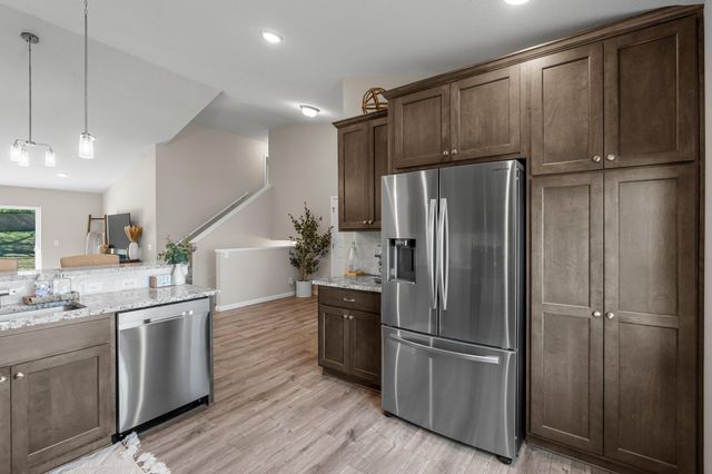 5928 Upper 179th St W, Lakeville, MN 55044