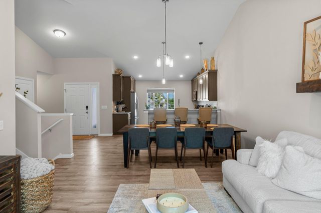 5928 Upper 179th St W, Lakeville, MN 55044