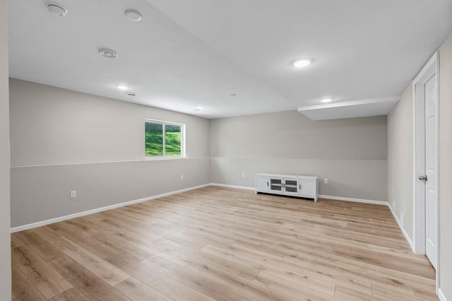5928 Upper 179th St W, Lakeville, MN 55044