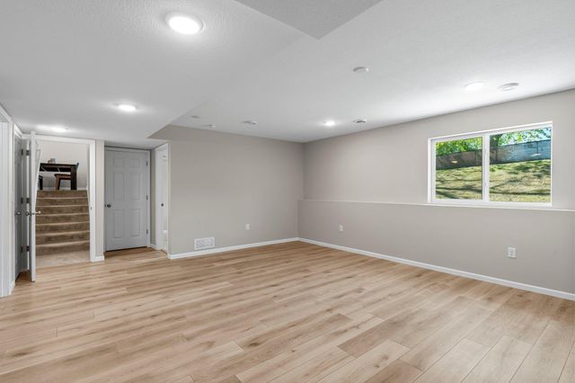 5928 Upper 179th St W, Lakeville, MN 55044