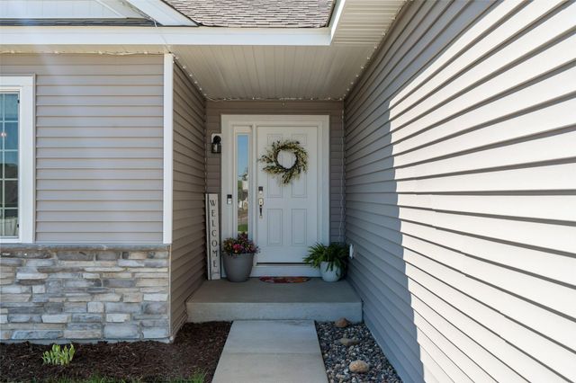 5928 Upper 179th St W, Lakeville, MN 55044