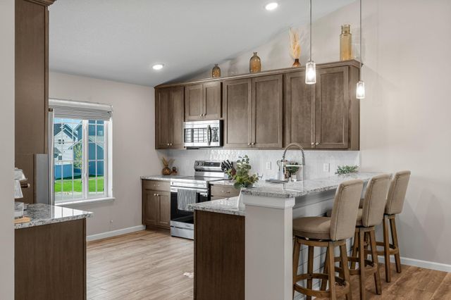 5928 Upper 179th St W, Lakeville, MN 55044