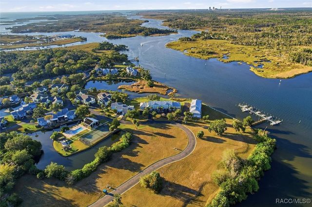 2877 N Rivers Edge Boulevard, Crystal River, FL 34429