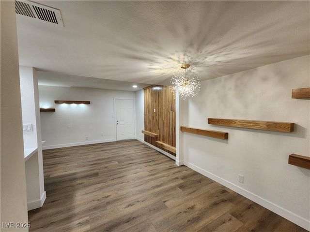 4981 River Glen Drive 63, Las Vegas, NV 89103