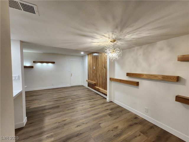 4981 River Glen Drive 63, Las Vegas, NV 89103