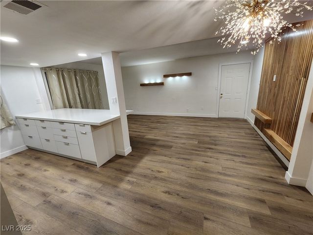 4981 River Glen Drive 63, Las Vegas, NV 89103