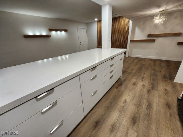 4981 River Glen Drive 63, Las Vegas, NV 89103