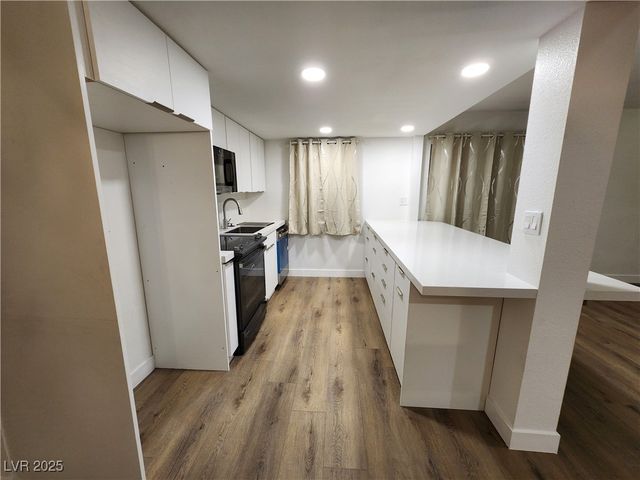 4981 River Glen Drive 63, Las Vegas, NV 89103