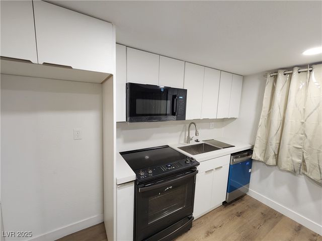 4981 River Glen Drive 63, Las Vegas, NV 89103