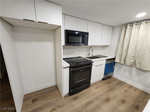 4981 River Glen Drive 63, Las Vegas, NV 89103