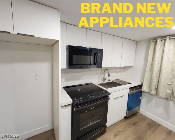 4981 River Glen Drive 63, Las Vegas, NV 89103