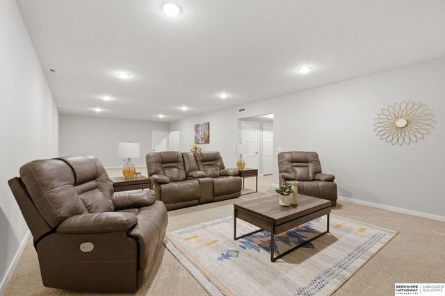19825 Briar Street, Gretna, NE 68028