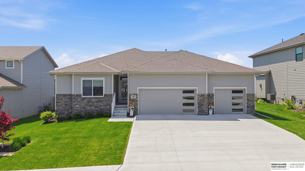 19825 Briar Street, Gretna, NE 68028
